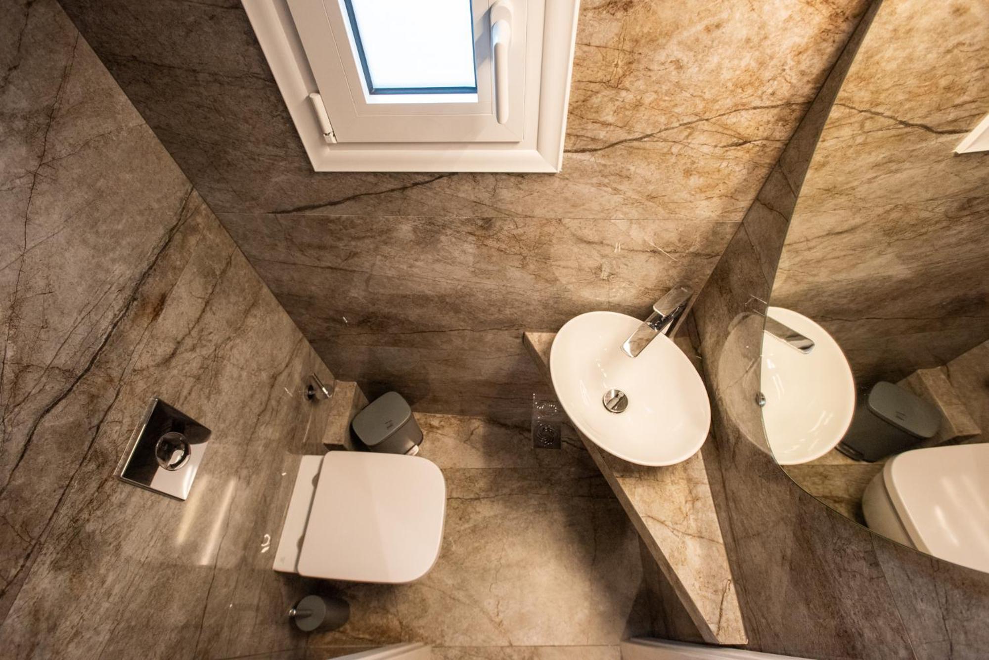 Blue Ark Acropolis Compass Apartment